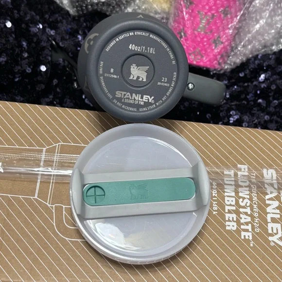 Stanley Gray/silver Quencher H2.0 Tumbler - Picture 3 of 4